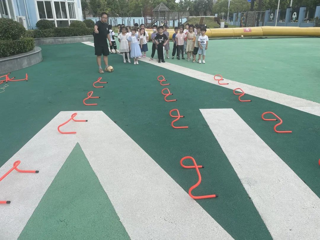 游戲足球怎么玩_足球的游戲_ps足球游戲哪個好玩